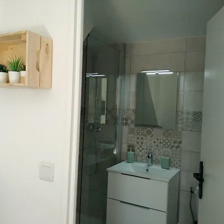 Petit Loft T2 Bis Mezzanine Avec Jardin Et Piscine Διαμέρισμα