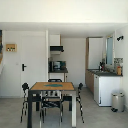 Petit Loft T2 Bis Mezzanine Avec Jardin Et Piscine * Vic-la-Gardiole